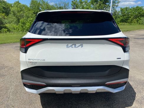 Certified 2024 Kia Sportage EX w/ EX Premium Package AWD/4WD image 3