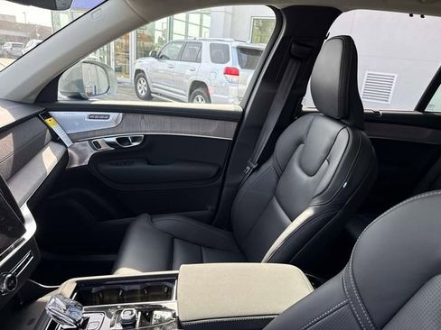 New 2026 Volvo XC90 B6 Ultra image 18