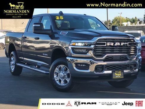Used 2025 RAM 2500 Big Horn AWD/4WD image 1