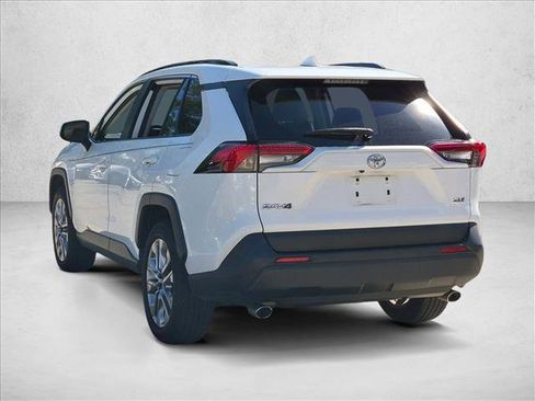 Used 2019 Toyota RAV4 XLE Premium w/ Cold Weather Package FWD image 7