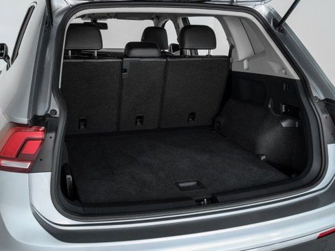 Used 2021 Volkswagen Tiguan SE R-Line image 56