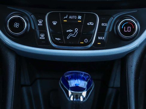 Used 2017 Chevrolet Volt LT FWD image 13