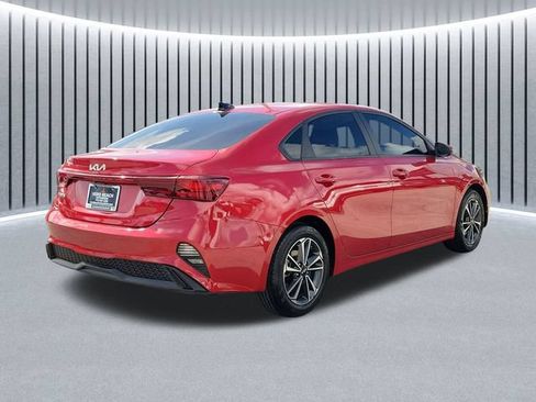 Used 2023 Kia Forte LXS w/ LXS Technology Package FWD image 6