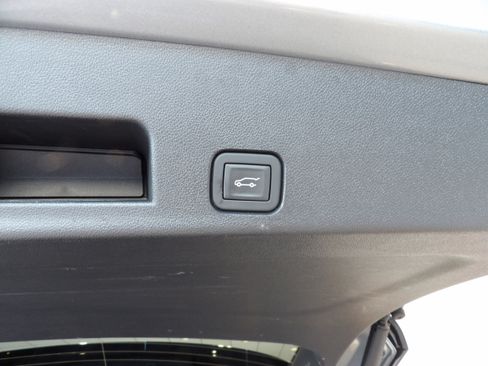 Used 2025 Buick Enclave Preferred image 21