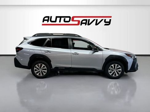 Used 2025 Subaru Outback Premium AWD/4WD image 8