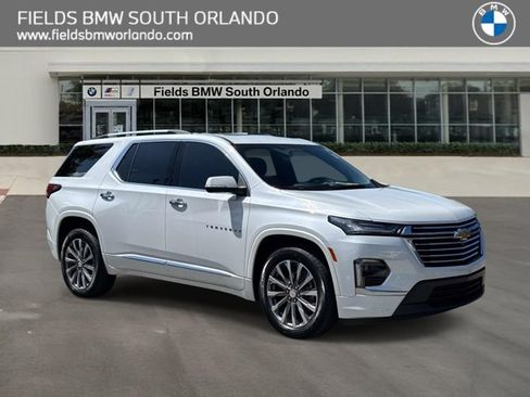 Used 2023 Chevrolet Traverse Premier FWD image 1