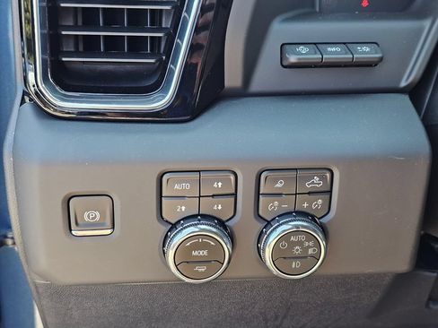 New 2026 GMC Sierra 3500 Denali w/ Denali Reserve Package AWD/4WD image 26