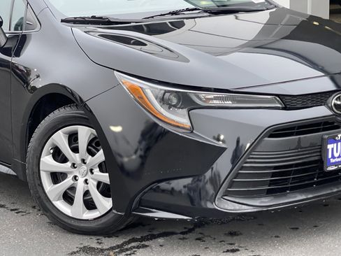 Used 2023 Toyota Corolla LE image 5