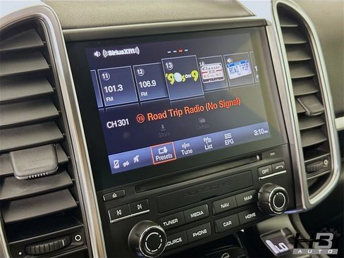 Used 2018 Porsche Cayenne S image 12