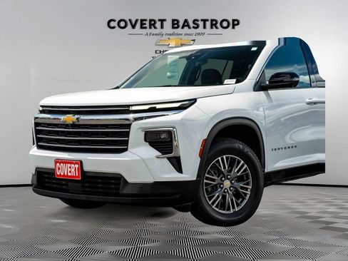 Certified 2024 Chevrolet Traverse LT w/ LPO, Floor Liner Package FWD image 7