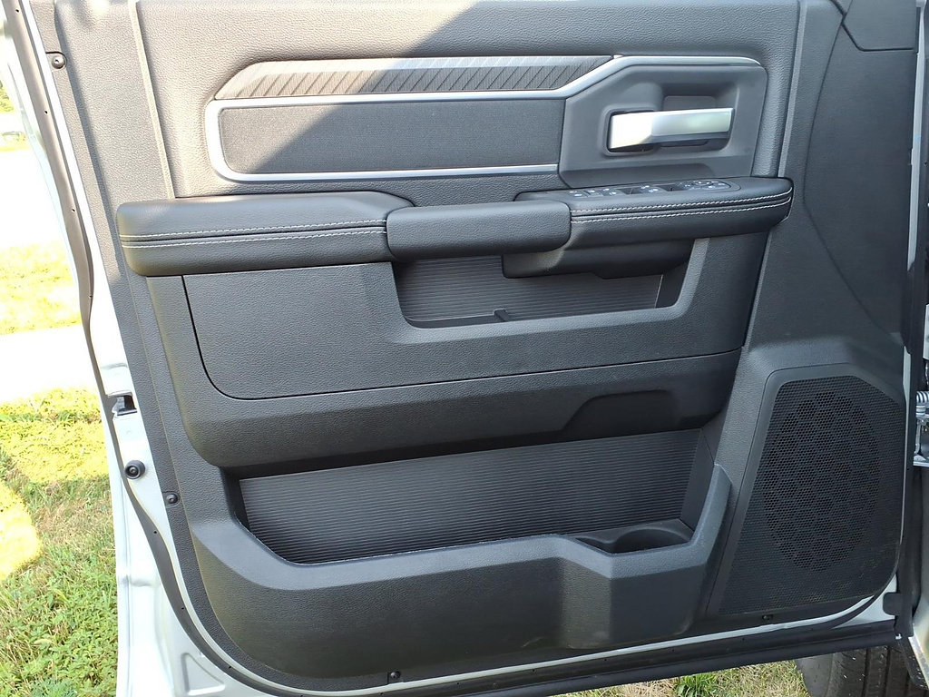 New 2026 RAM 3500 Big Horn AWD/4WD image 10