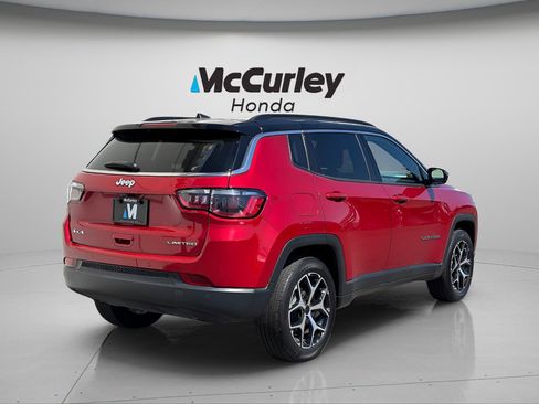 Used 2025 Jeep Compass Limited AWD/4WD image 3