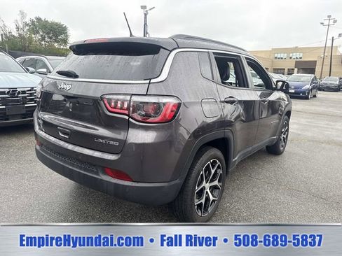 Used 2024 Jeep Compass Limited AWD/4WD image 8