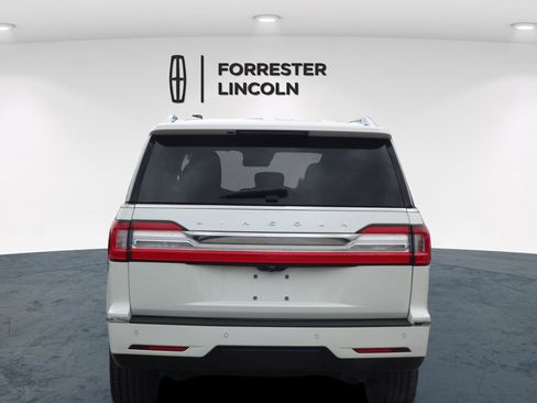 Used 2021 Lincoln Navigator Reserve image 4