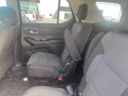Used 2018 Chevrolet Traverse LT image 11