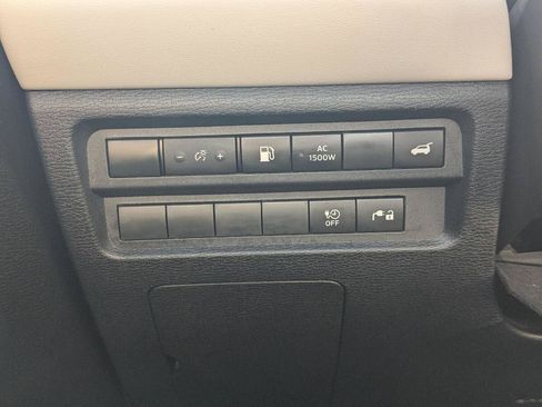 Used 2023 Mitsubishi Outlander 4WD Plug-In Hybrid image 31