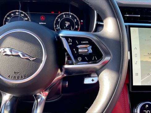 Used 2025 Jaguar F-PACE R-Dynamic S image 21