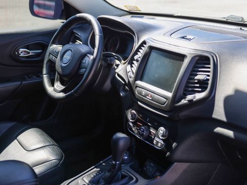 Used 2017 Jeep Cherokee High Altitude AWD/4WD image 12
