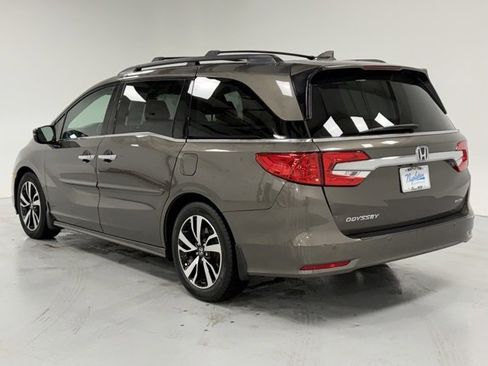 Used 2019 Honda Odyssey Elite image 3