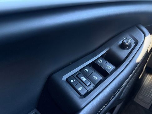 Used 2023 Jeep Grand Cherokee L Limited image 28