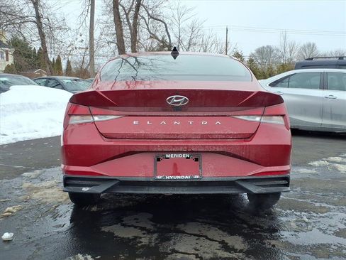 Certified 2023 Hyundai Elantra SEL w/ Convenience Package image 4