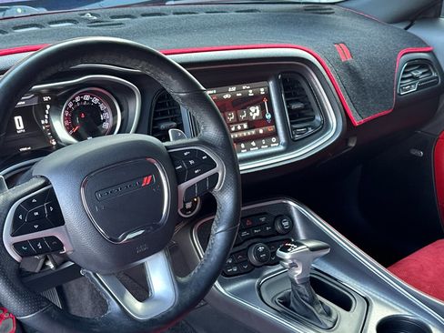 Used 2018 Dodge Challenger R/T Scat Pack w/ Leather Interior Group image 13