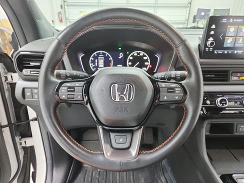 Used 2025 Honda Pilot TrailSport image 26