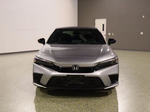 Used 2022 Honda Civic Sport image 2