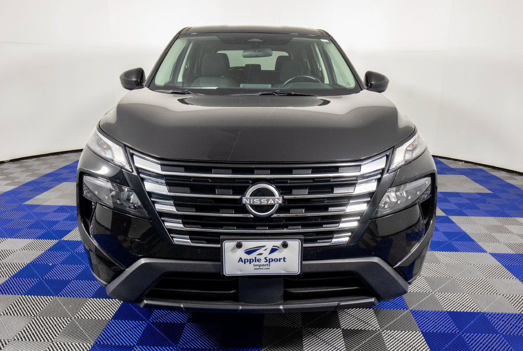 Used 2025 Nissan Rogue SV FWD image 3