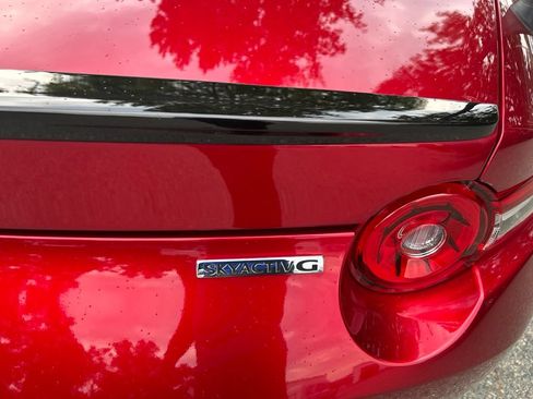 Used 2025 MAZDA MX-5 Miata Club RWD image 10