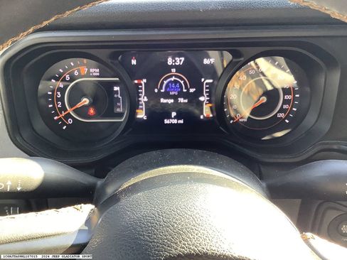 Used 2024 Jeep Gladiator Sport AWD/4WD image 8