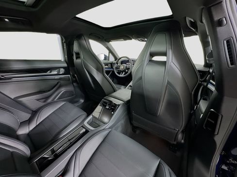 New 2026 Porsche Panamera image 30