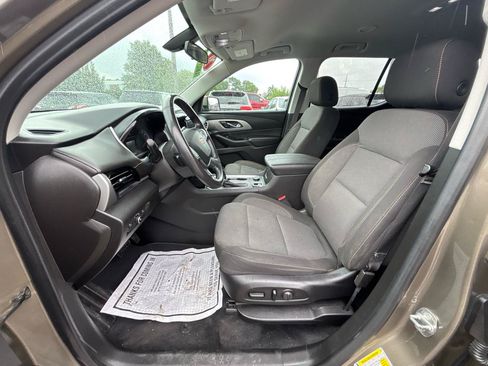 Used 2020 Chevrolet Traverse LT FWD image 18