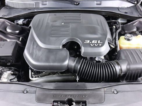 Used 2018 Dodge Charger SXT Plus w/ Blacktop Package image 37