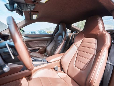 Used 2022 Porsche 911 Turbo S image 43