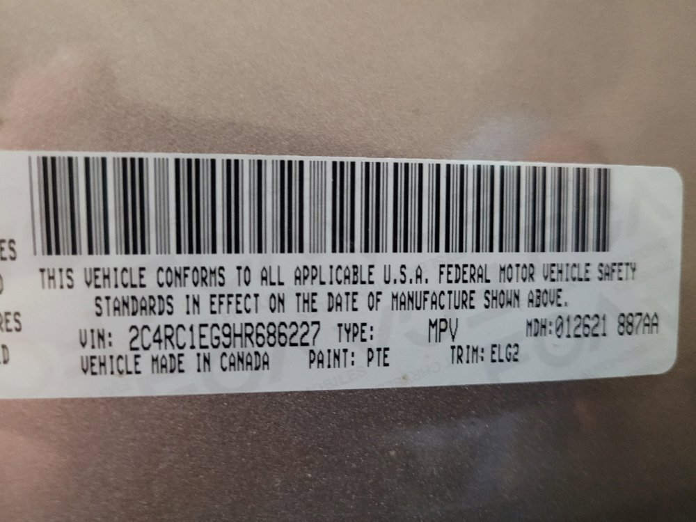 Used 2017 Chrysler Pacifica Touring-L Plus w/ Advanced Safetytec Group FWD image 33