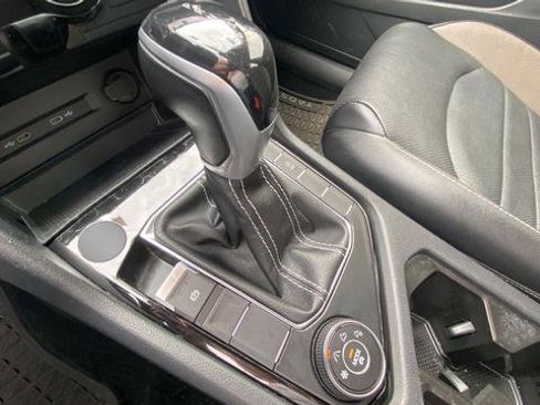 Used 2022 Volkswagen Taos SEL AWD/4WD image 18
