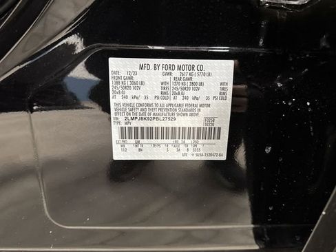 Used 2023 Lincoln Nautilus Reserve image 40