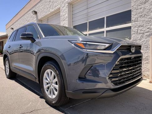 Used 2026 Toyota Grand Highlander AWD image 10