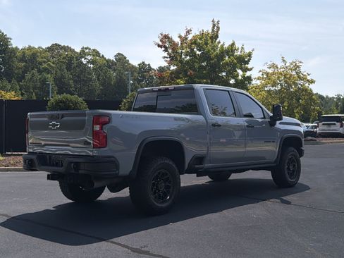 Used 2024 Chevrolet Silverado 2500 ZR2 w/ ZR2 Bison Edition AWD/4WD image 3