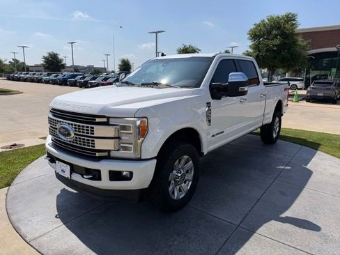 Used 2019 Ford F250 Platinum w/ Platinum Ultimate Package AWD/4WD image 3