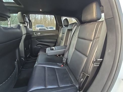 Used 2018 Jeep Grand Cherokee Limited image 17