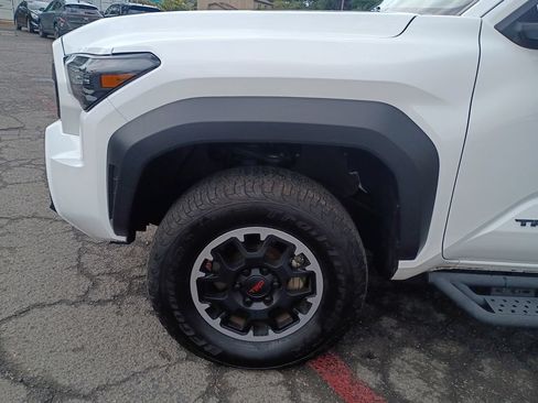 Used 2024 Toyota Tacoma TRD Off-Road AWD/4WD image 8