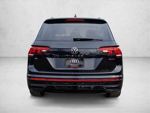 Used 2024 Volkswagen Tiguan SE R-Line image 6