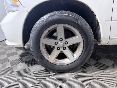Used 2017 RAM 1500 Express AWD/4WD image 19