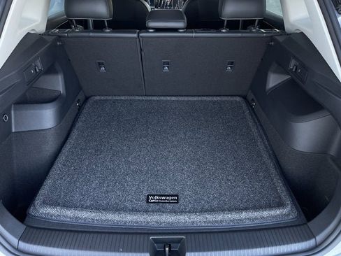 New 2025 Volkswagen Tiguan SE image 31