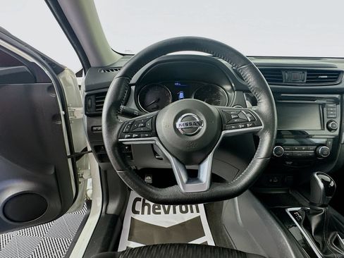 Used 2019 Nissan Rogue SV AWD/4WD image 11