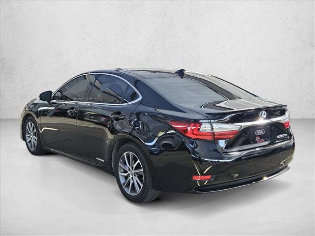 Used 2017 Lexus ES 300h w/ Navigation System Package FWD image 5