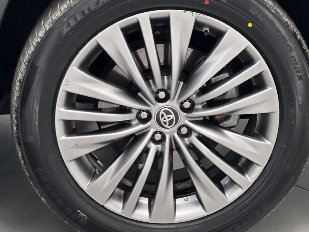Used 2020 Toyota Highlander Platinum FWD image 82