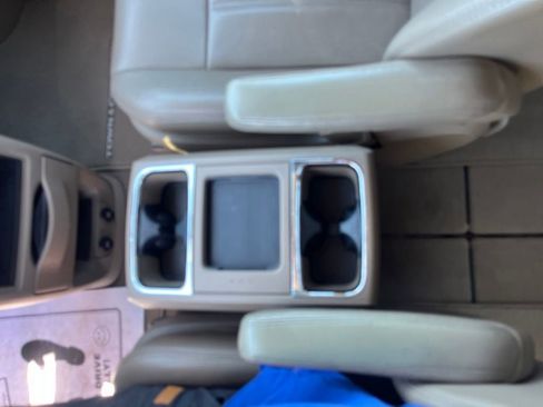 Used 2013 Chrysler Town & Country Touring FWD image 19